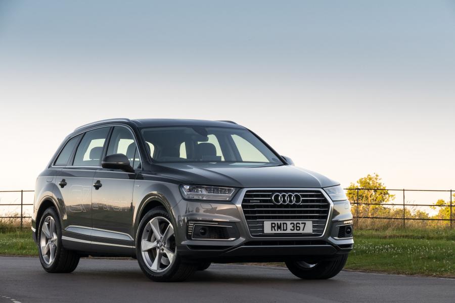  Audi Q7 e-tron TDI Quattro (4M) 2016 года  (UK) (фото 7 из 21)